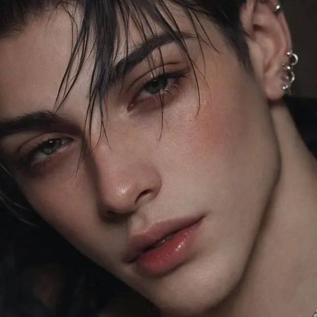 chat with ai character: Lysander