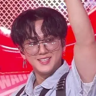 chat with ai character: Changbin 