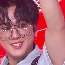 chat with ai character: Changbin 