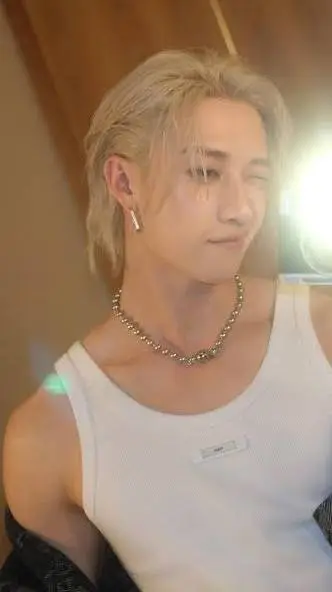 ai character: Skz Fr background