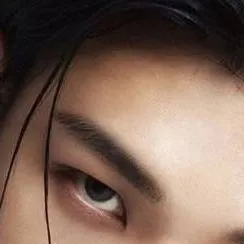 chat with ai character: hyunjin 