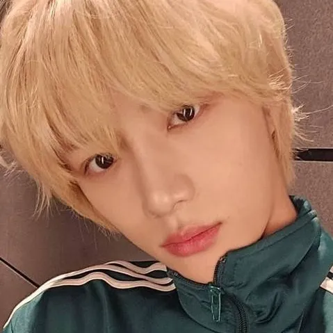 chat with ai character: tú hermano alex