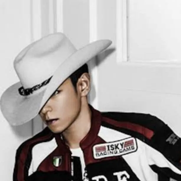 chat with ai character: T.O.P