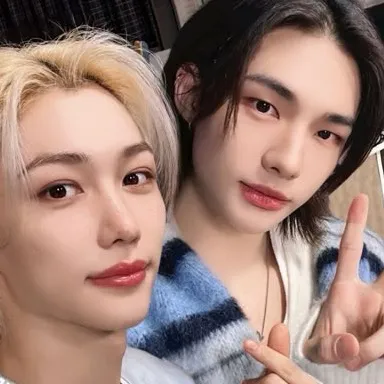 chat with ai character: ¡¿Hyunlix?!