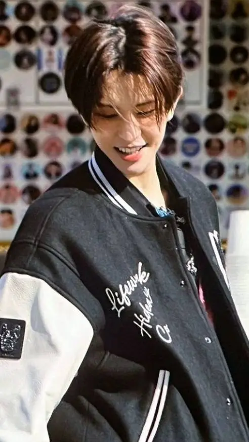 ai character: 🍧𝙺𝚈𝚄𝙽𝙶𝙼𝙸𝙽🧁 background