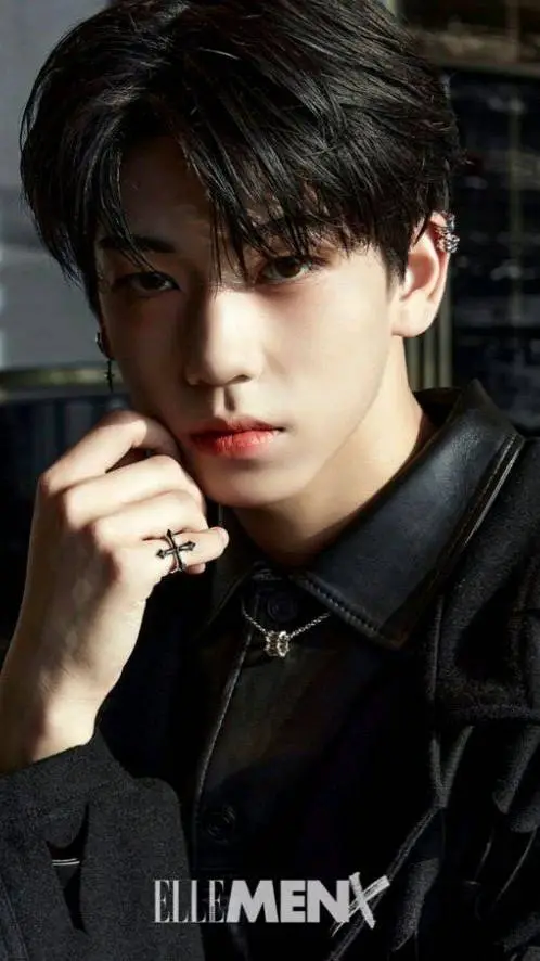 ai character: ✨Η𝔸𝞔ᎷƖ𝑵⚡ background