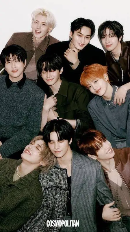 ai character: 🥮𝐂𝐑𝐀𝐕𝐈𝐓𝐘🥯 background