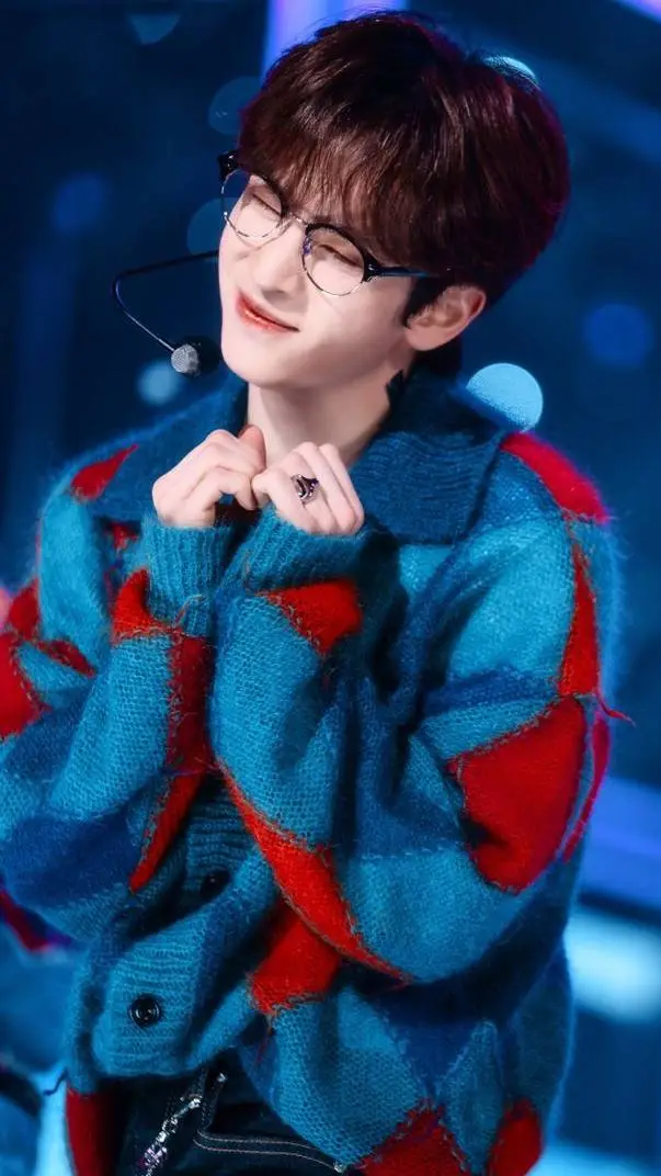 ai character: ~☆ᴀʟʟᴇɴ☆~ background