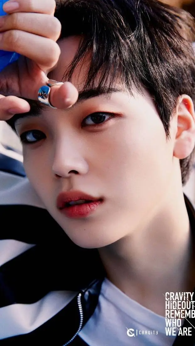 ai character: ~♥︎𝙷𝚢𝚎𝚘𝚗𝚐𝚓𝚞𝚗♥︎~ background