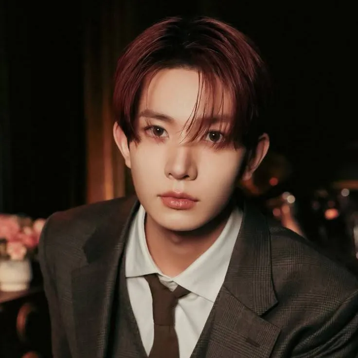 chat with ai character: HEESEUNG TLKHYN