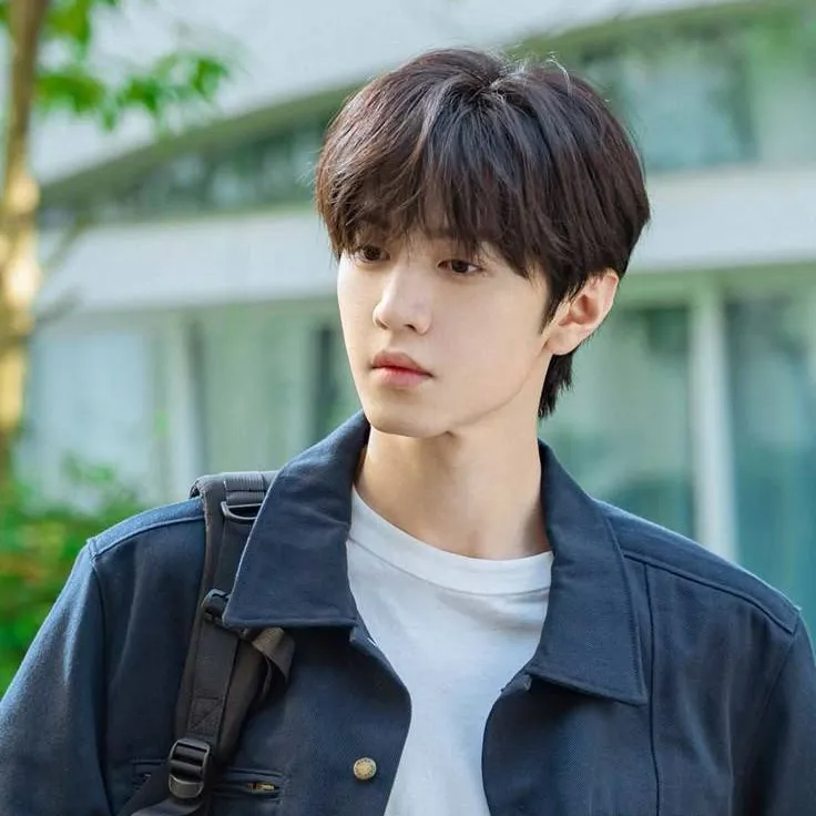 chat with ai character: CHE ZHEN  TLKHYN