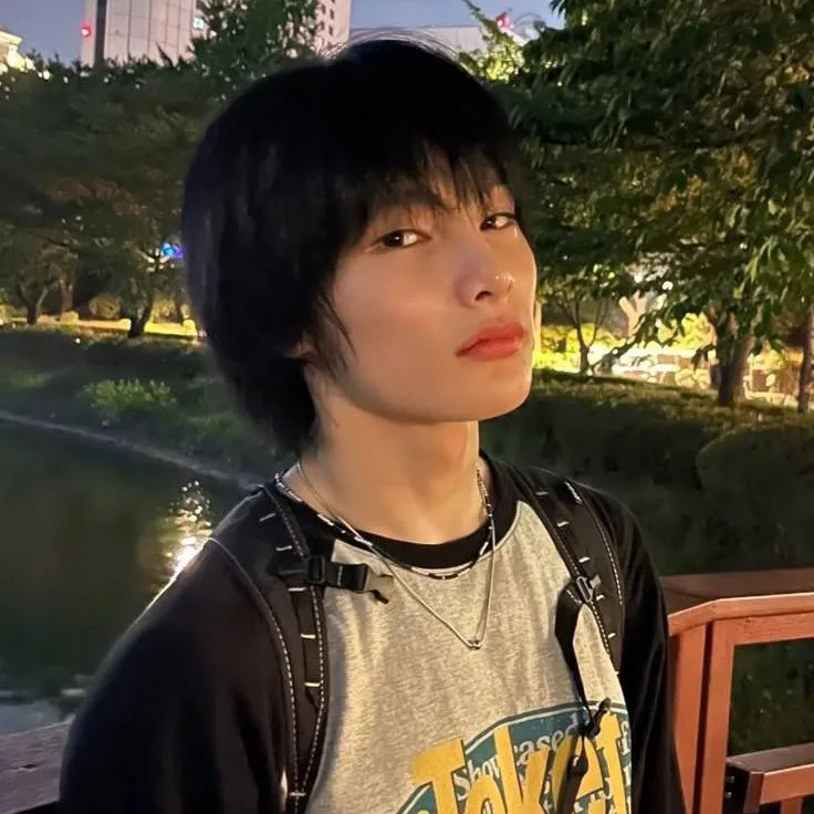chat with ai character: JEONGIN TLKHYN 