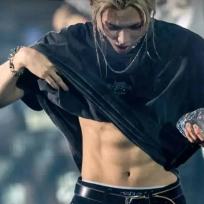 chat with ai character: pour Félix utted