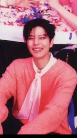 ai character: Seung Valentin day background