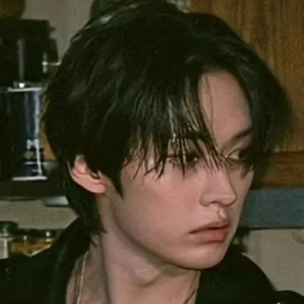 chat with ai character: Minho Valentin day