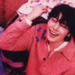 chat with ai character: I.N Saint-Valentin