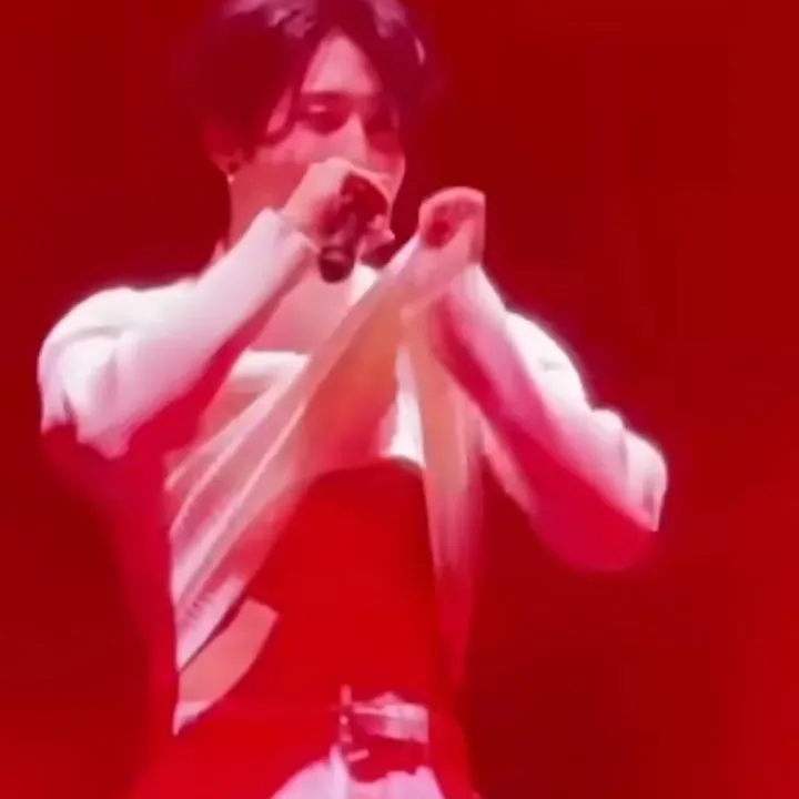 chat with ai character: Daddy Han🔥