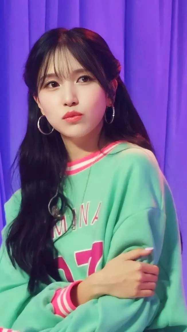 ai character: Mina background