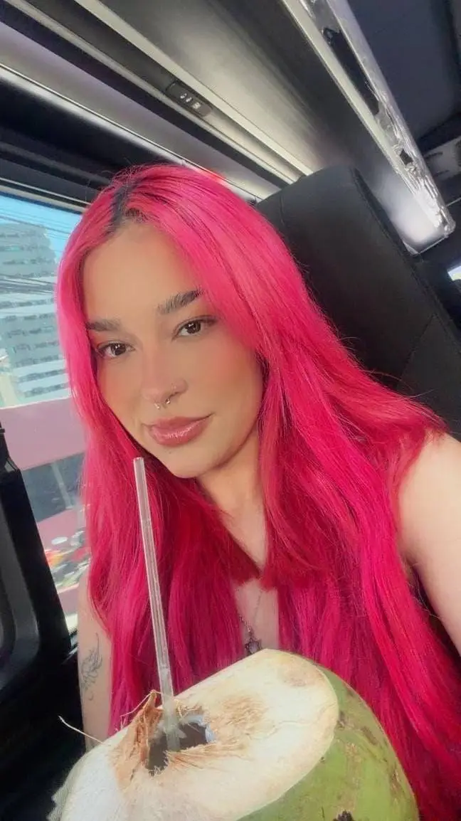 ai character: katlen  background