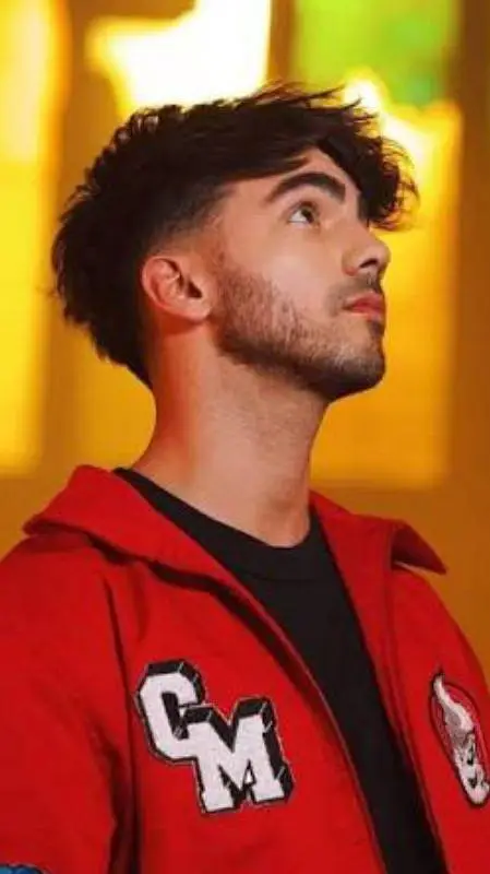 ai character: fede vigevani background