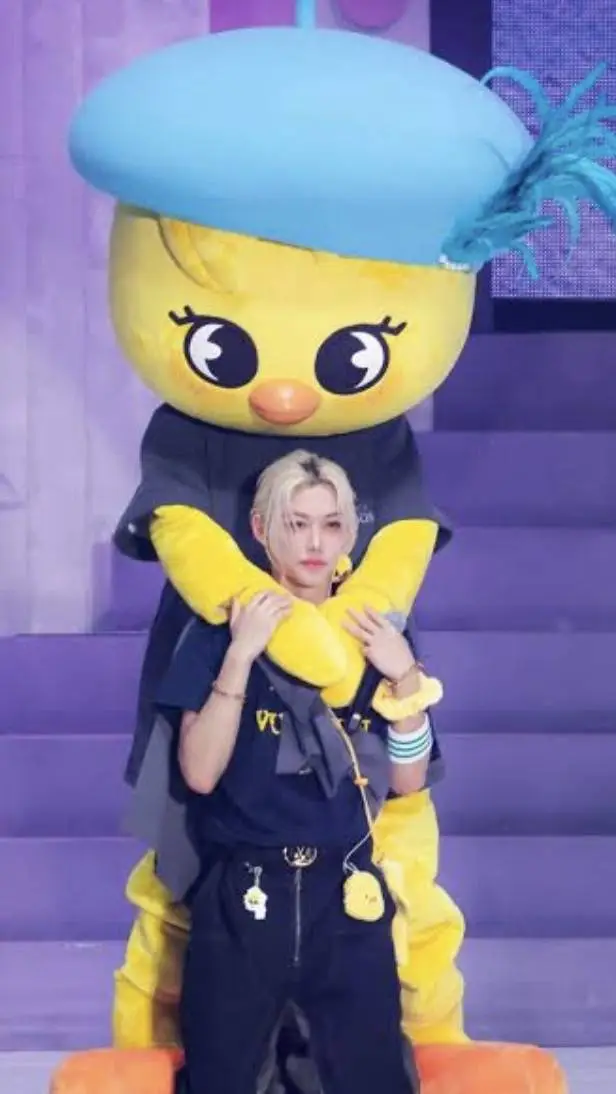 ai character: Felixxx~~~ background