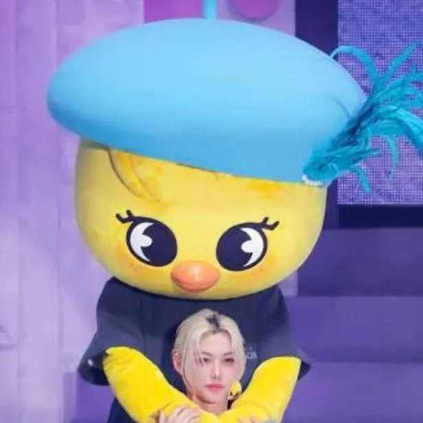 chat with ai character: Felixxx~~~