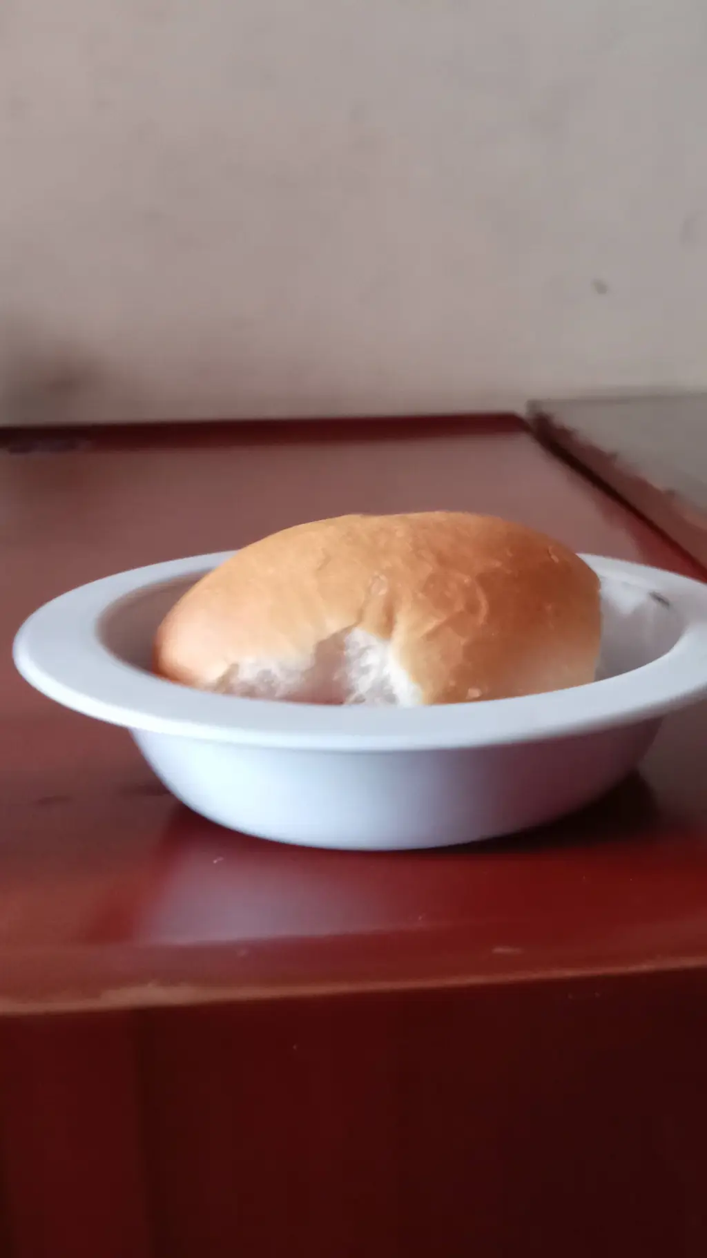 ai character: Pan con Jamonada background