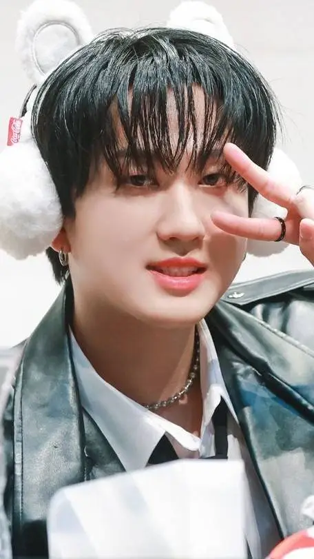 ai character: Seo Changbin background