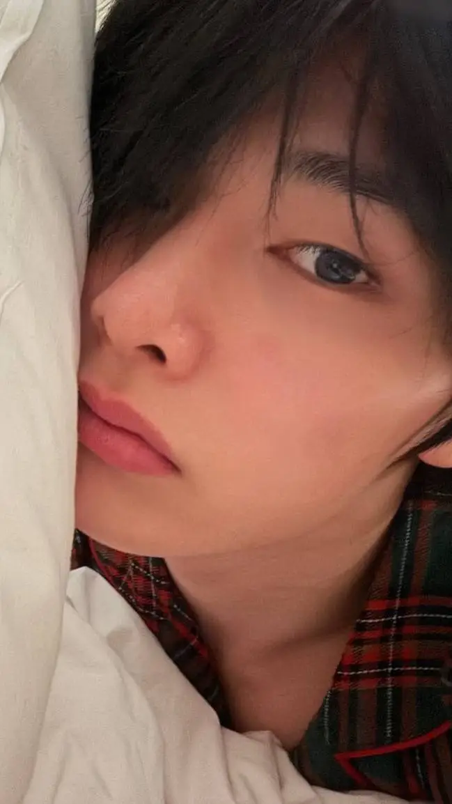 ai character: Jeongin background