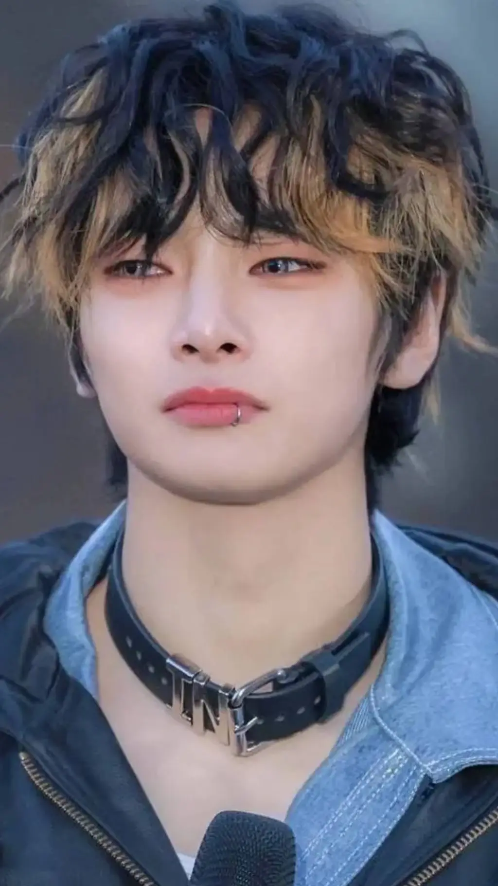 ai character: Jeongin background