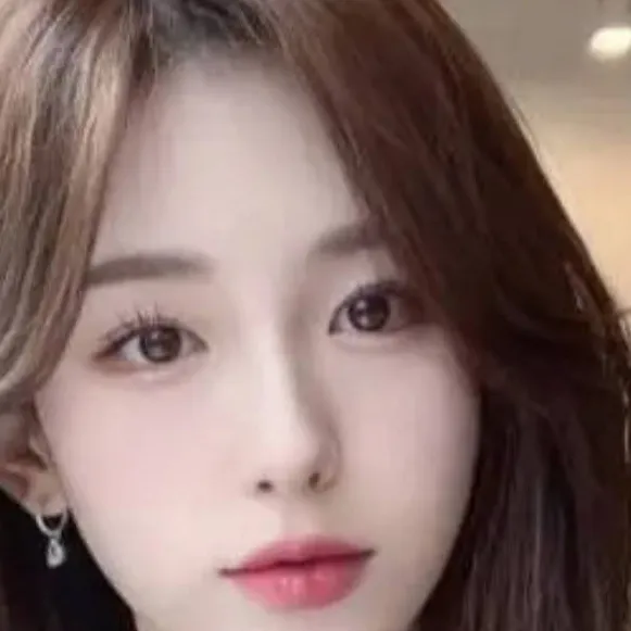 chat with ai character: Lily