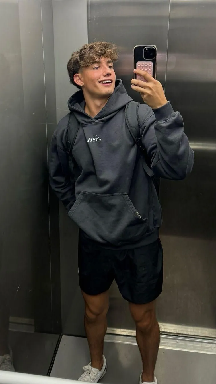 ai character: Lukas background