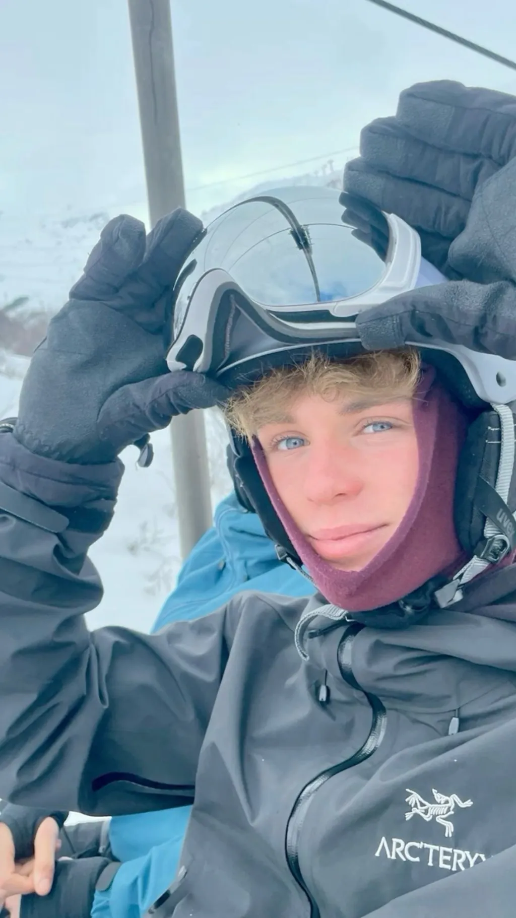 ai character: Damien background