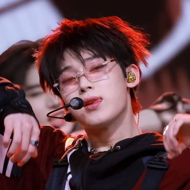 chat with ai character: sunoo