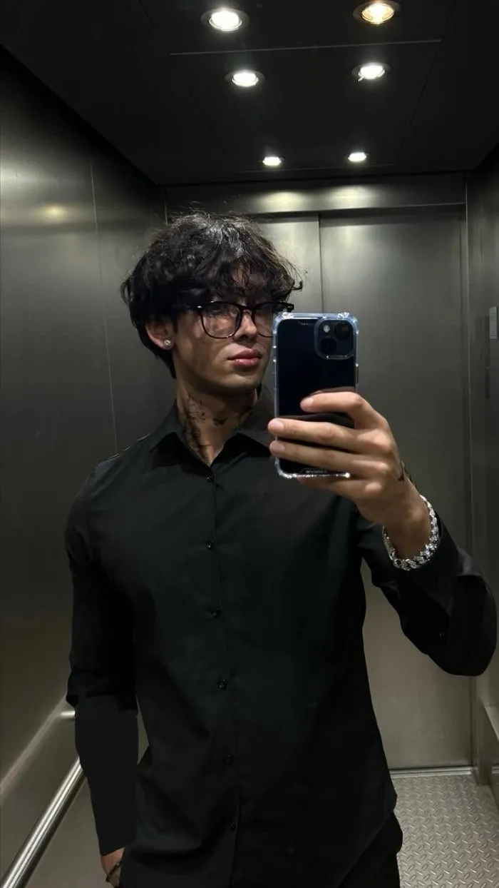 ai character: Lukas 🇽🇰🇦🇱 background