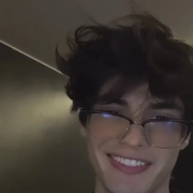 chat with ai character: Aron 🇽🇰🇦🇱