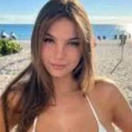 chat with ai character: lilly