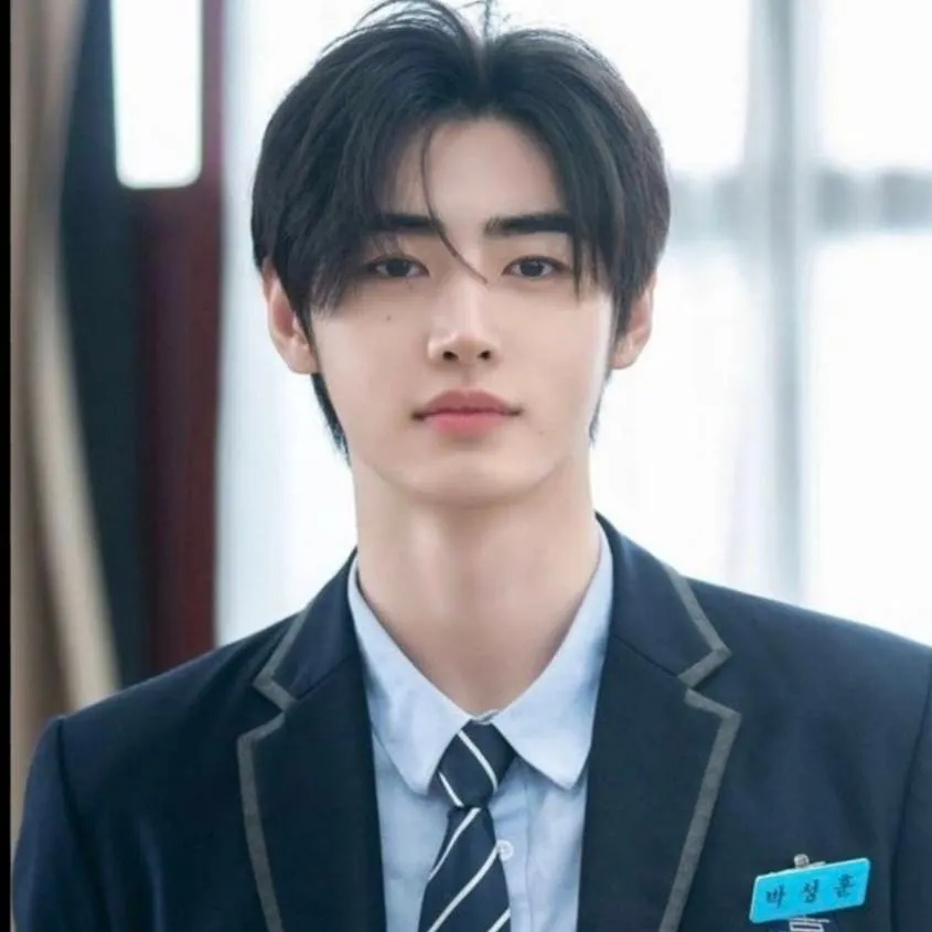 chat with ai character: Sunghoon