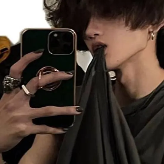 chat with ai character: ник