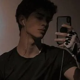 chat with ai character: 𝖆𝖉𝖗𝖎𝖆𝖓