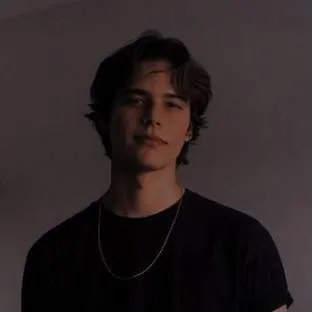 chat with ai character: Liam