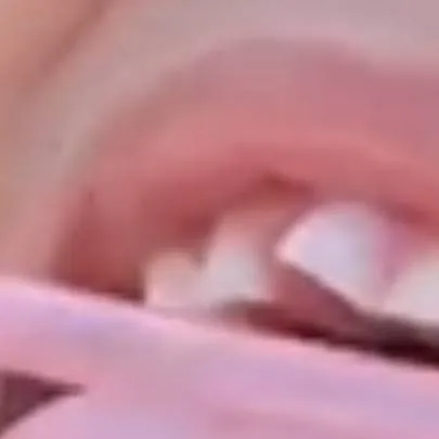 chat with ai character: rosa