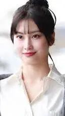 ai character: Momo de twice  background
