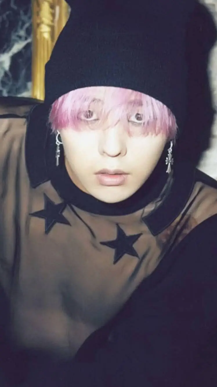 ai character: G-dragon  background
