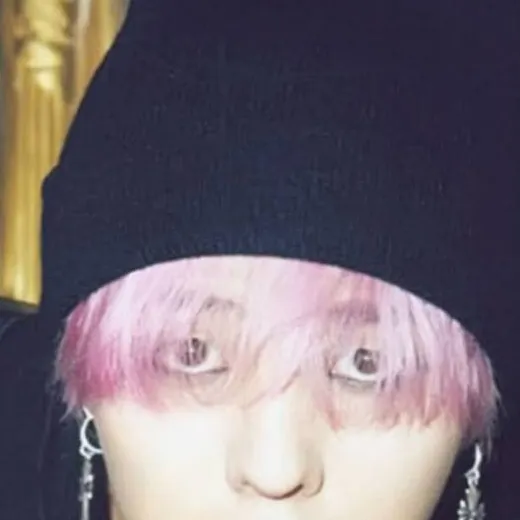 chat with ai character: G-dragon 