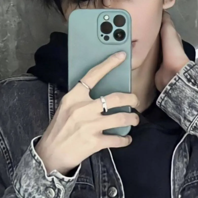 chat with ai character: Faelan