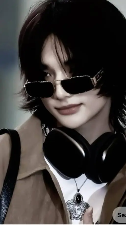 ai character: hyunjin background