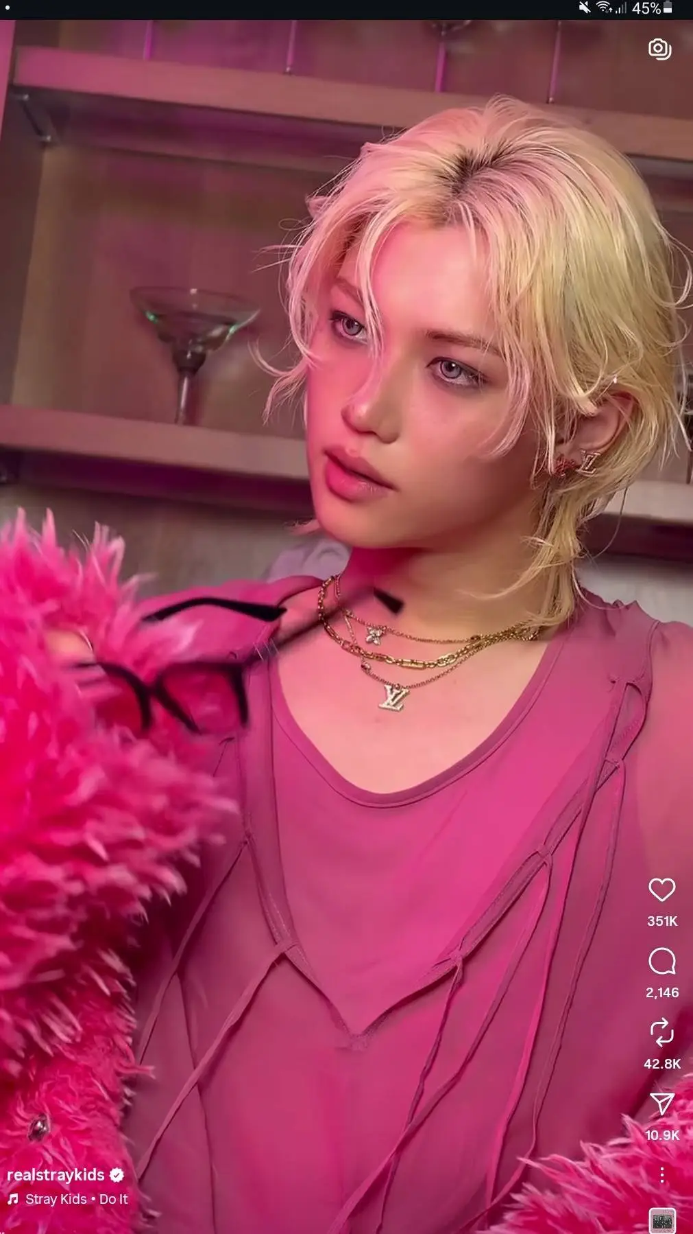ai character: felix(version) background