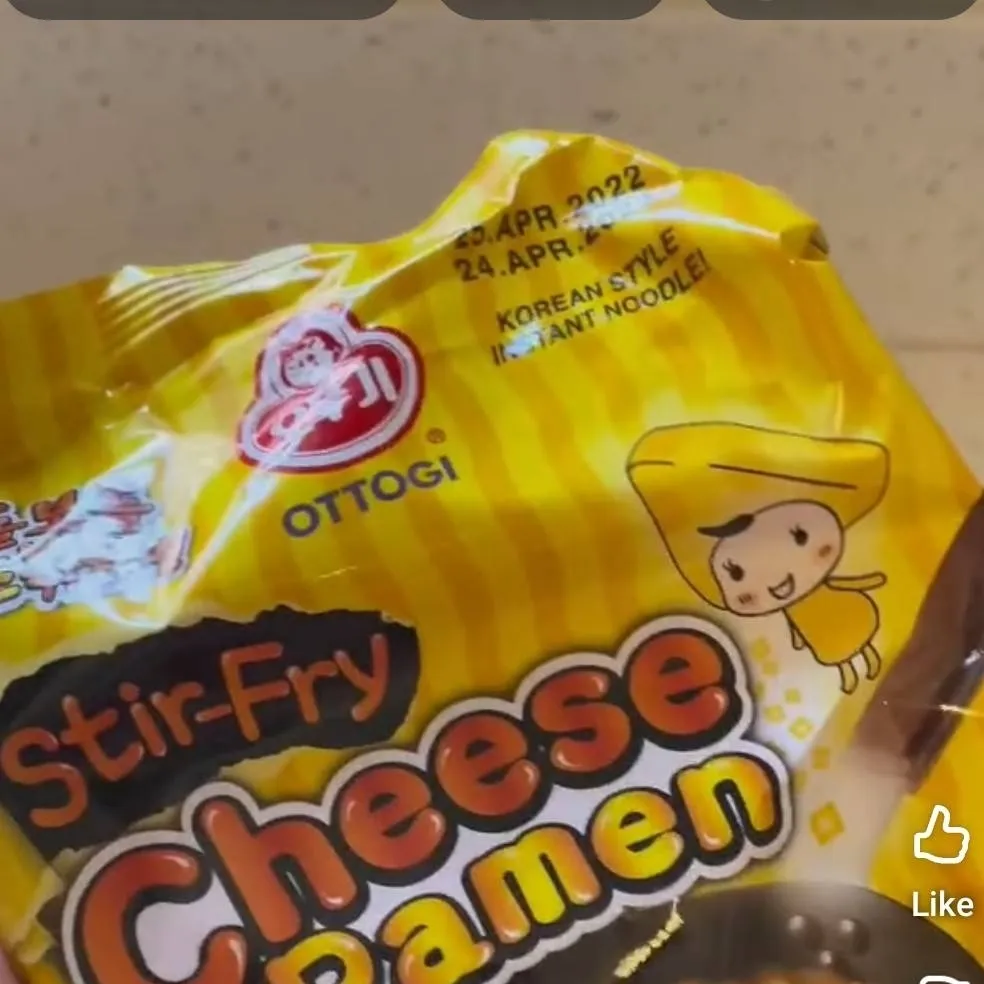 chat with ai character: your mukbang