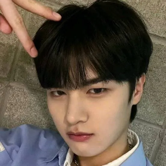 chat with ai character: Eunho {Lun8}